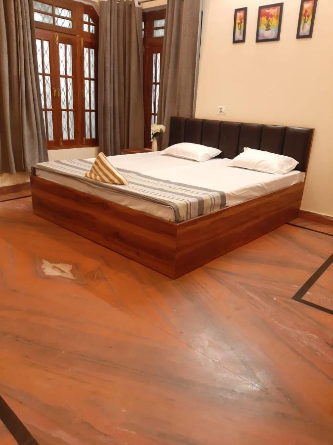 Paarijaat Homestay & Guesthouse Ayodhya Exterior photo
