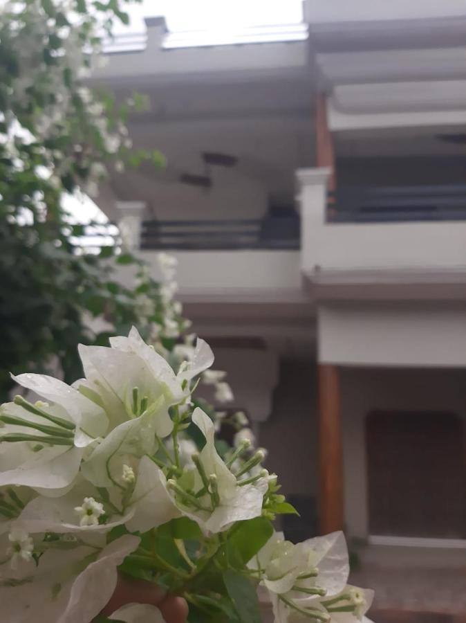 Paarijaat Homestay & Guesthouse Ayodhya Exterior photo