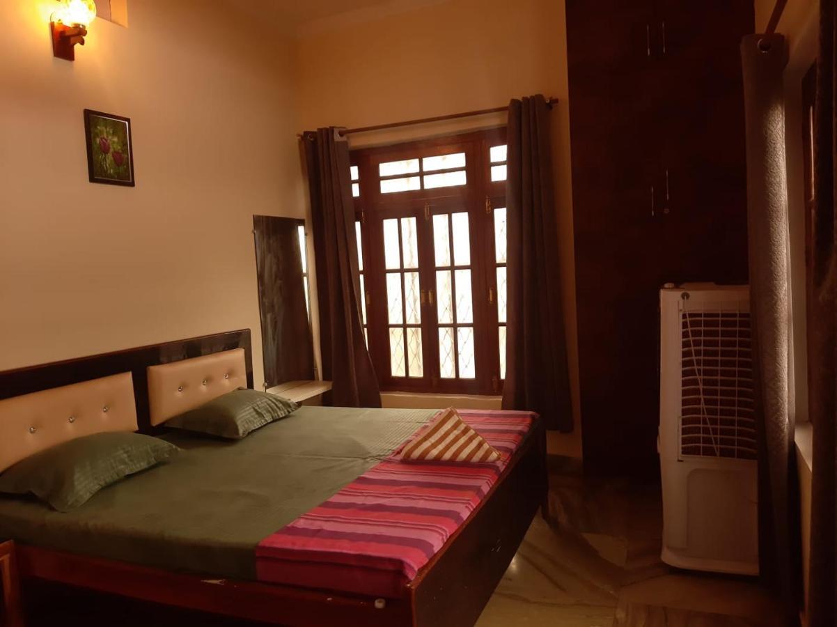 Paarijaat Homestay & Guesthouse Ayodhya Exterior photo